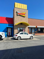 Sonic Drive-in outside