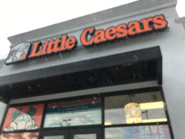 Little Caesars Pizza outside