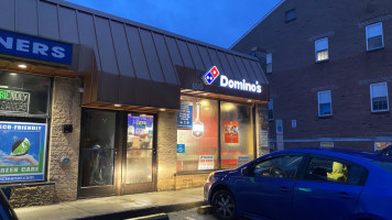 Domino's Pizza outside