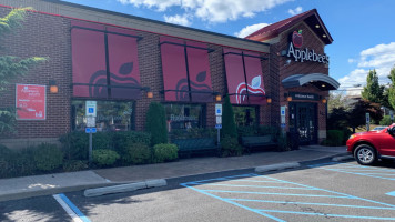 Applebee's Grill outside