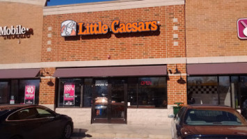 Little Caesars Pizza outside