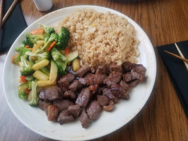 Koto's Japanese Steak House food