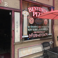 Benvenuto Pizza And Italian Family outside