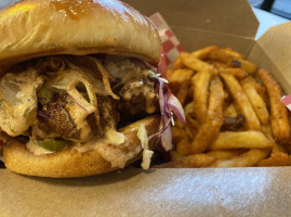 Cluck's, Nashville Hot Chicken food