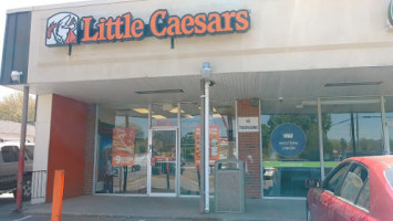 Little Caesars Pizza outside