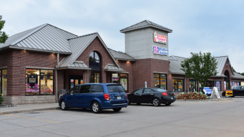 Baskin-robbins outside