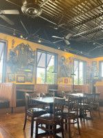 Zaxby's inside