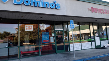 Domino's Pizza outside