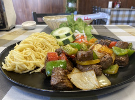 Mai's Asian Cuisine food