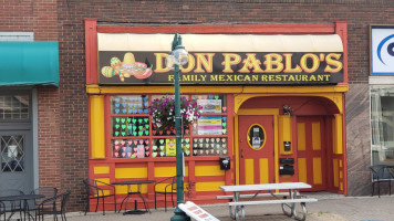 Don Pablo's Mexican Family outside