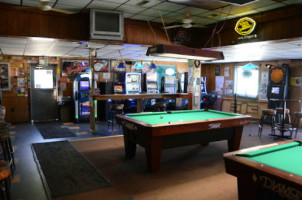 Snooker's Sports Grill inside