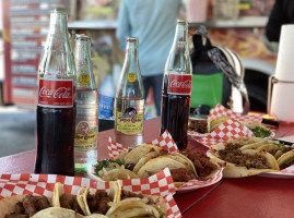 Tacos El Chilango Show food