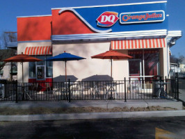 Dairy Queen (treat) outside