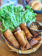 Les Ba'get Vietnamese Cafe food