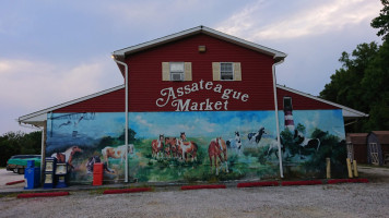 Assateague Market outside