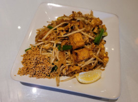 Chez Saigon Thai Vietnamese food