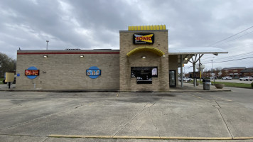 Sonic Drive-in outside