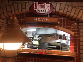 Donatos Pizza inside