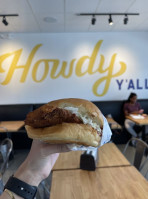 Howdy Hot Chicken food