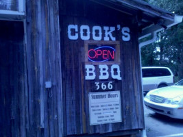 Cook's Barbecue outside