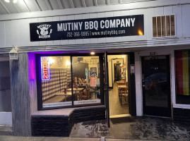 Mutiny Bbq Company food