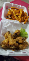 Windy City Wings food