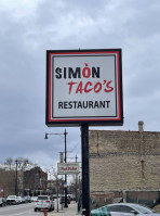 Simon Tacos outside