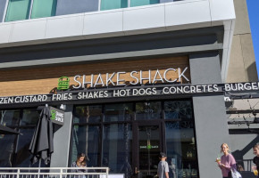 Shake Shack Midtown Tampa food