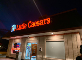 Little Caesars Pizza food