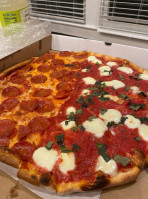 Sal's Pizza Factory food