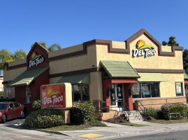 Del Taco outside