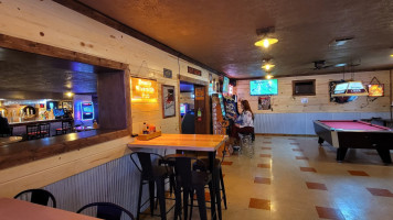 Zmac's Riverside Pub inside