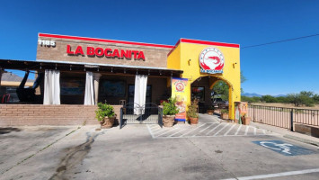 La Bocanita outside