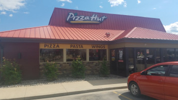 Pizza Hut outside