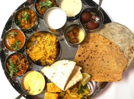 Satyanarayan Kathiyawadi food