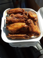 Wings 'n Things food