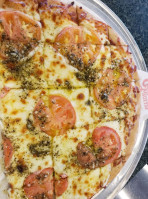 Carbone's Pizzeria food