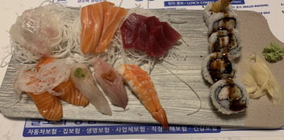 88 Sushi food