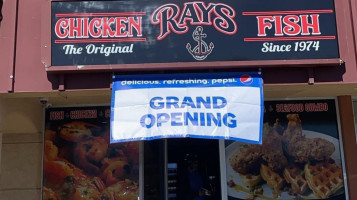 Ray's Chicken And Fish inside