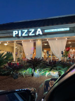 Pizza Lovers Bistro outside