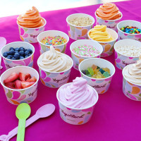 Yogurtland Burbank food