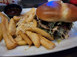 Red Robin Gourmet Burgers And Brews food