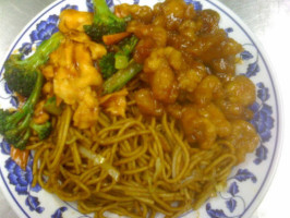 Q Q Li's Chinese Cuisine In Bell food