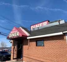 Bridgeview Diner outside