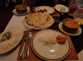 Moms Indian Kitchen food