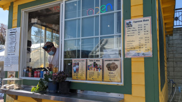 Puddletown Bagels Milwaukie Station food