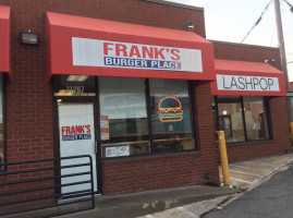 Frank's Burgers outside