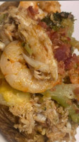 Mckinnon's Seafood, Wings And Gullah Tingz food
