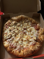 Happy's Pizza food