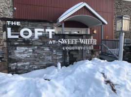The Loft At Sweet Water Featuring Tapped Out inside